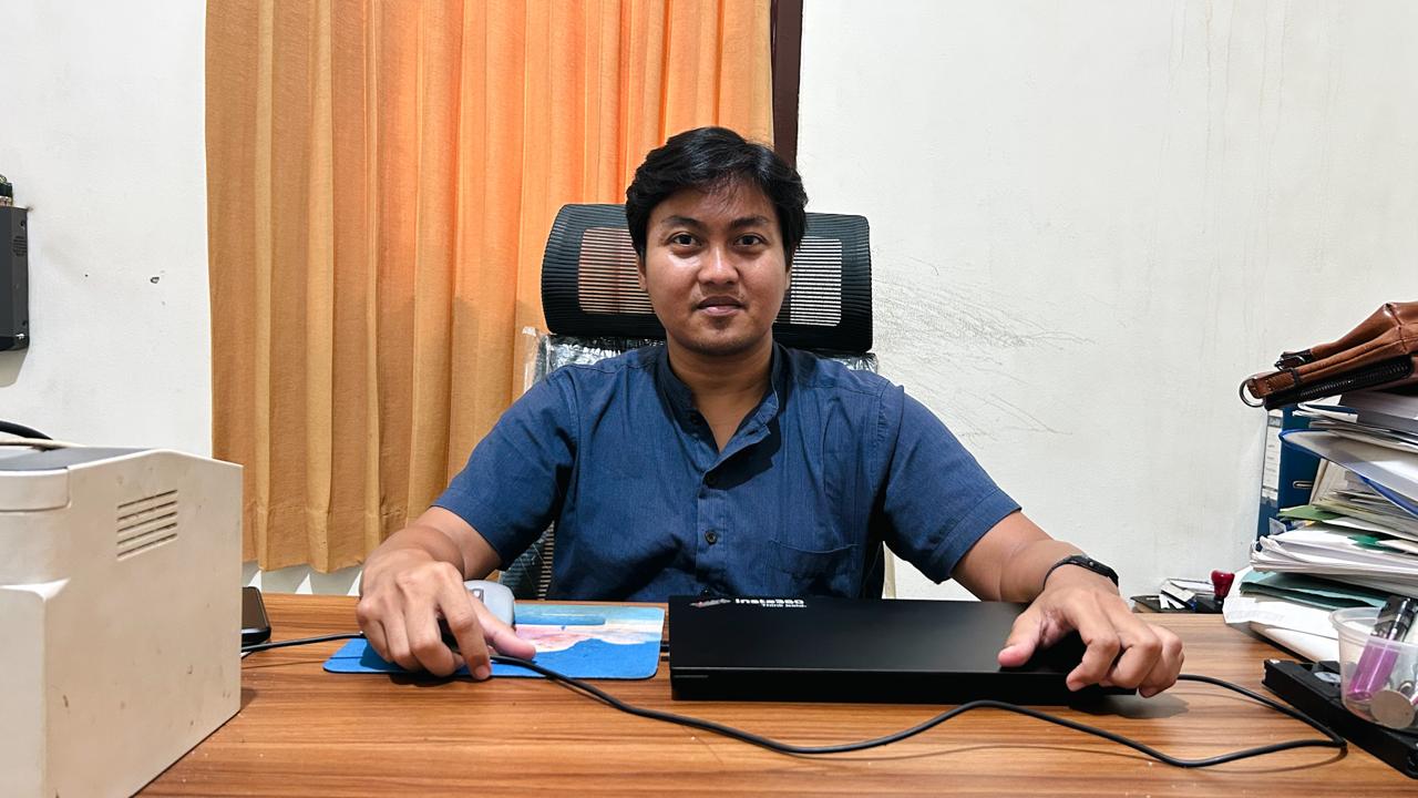 Salah satu penulis yang melakukan penelitian di Pulau Kedindingan, Andriyanto Samin. (Fitri Wahyuningsih/Kaltim Today).